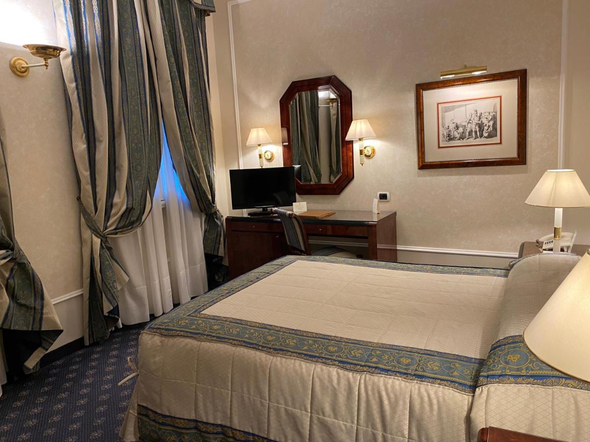 De La Hotell 4*