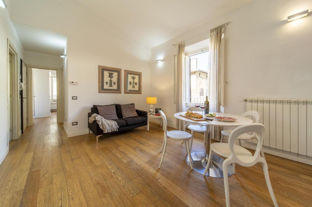 Bright Santa Croce Appartement