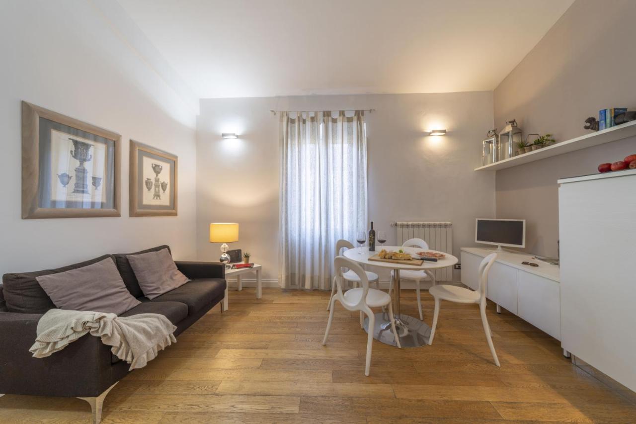 Bright Santa Croce Appartement *
