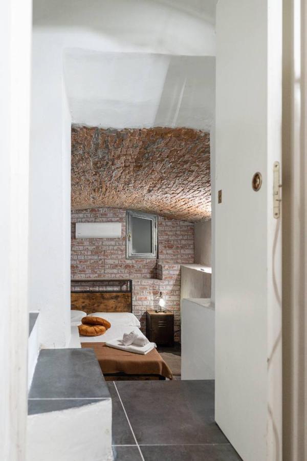 Urban Loft Apartment *