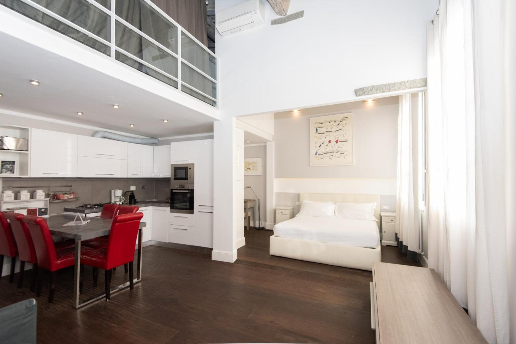 Lucrezia By Prestige * Firenze