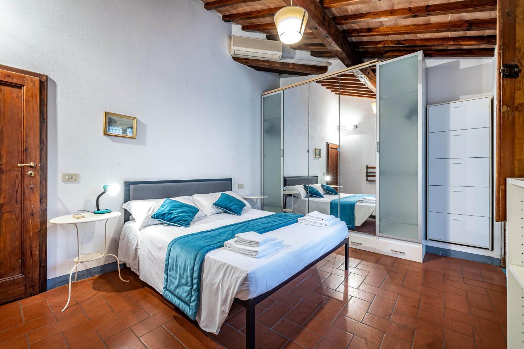 Roommo Oltrarno * Florença