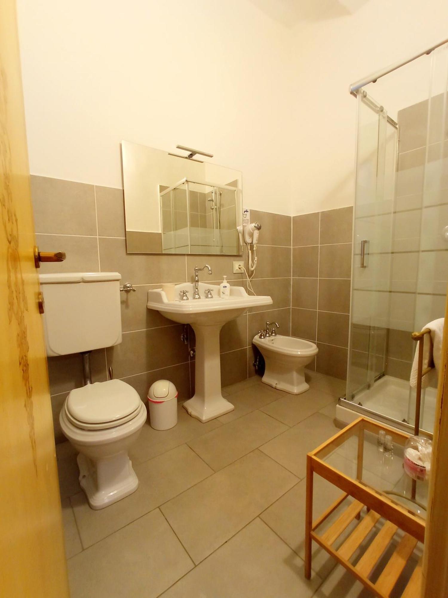 Amalia Guelfa Lejlighedshotel Firenze