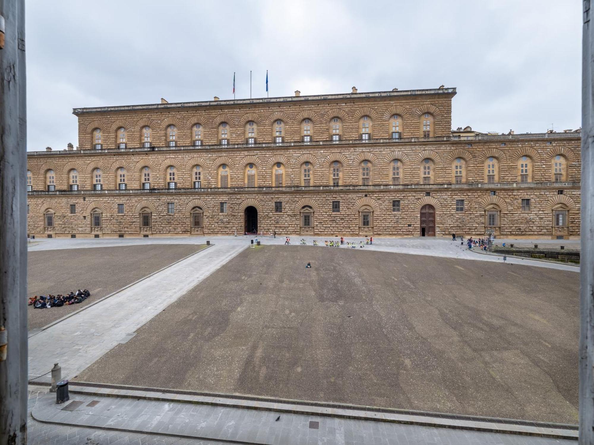 Nuovo Piazza Pitti Firenze