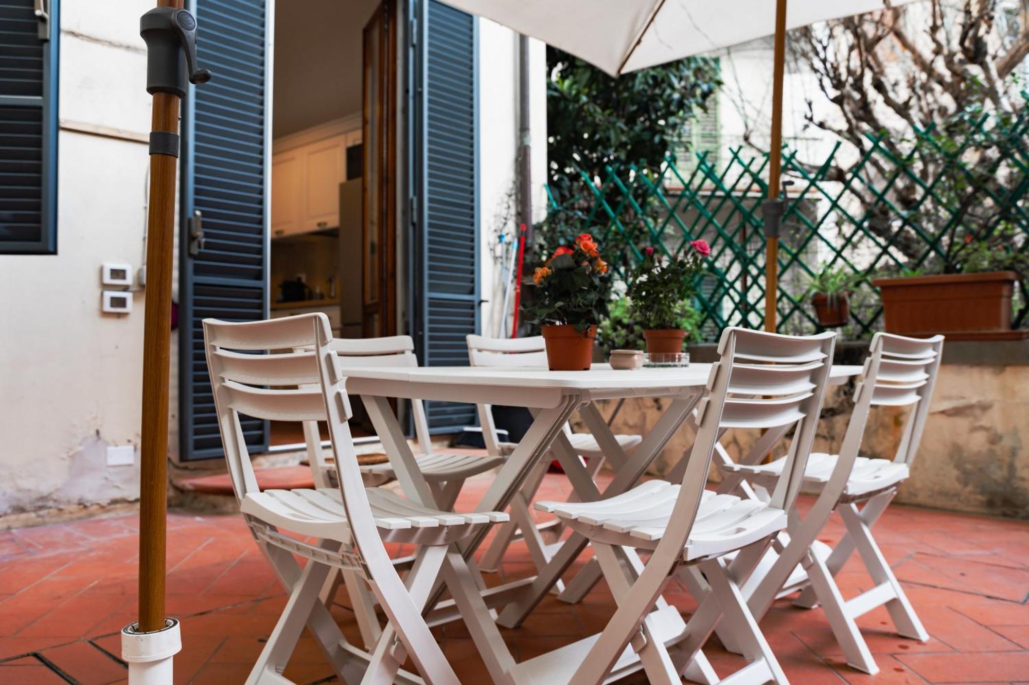 Charming With Exclusive Courtyard In Center Of Leilighet Firenze