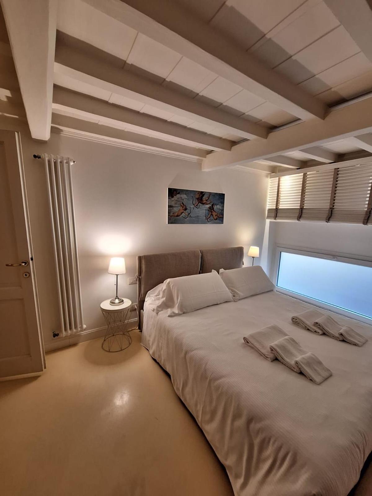 Cozy & Charming Florentine Hideaway By Oteego Leilighet