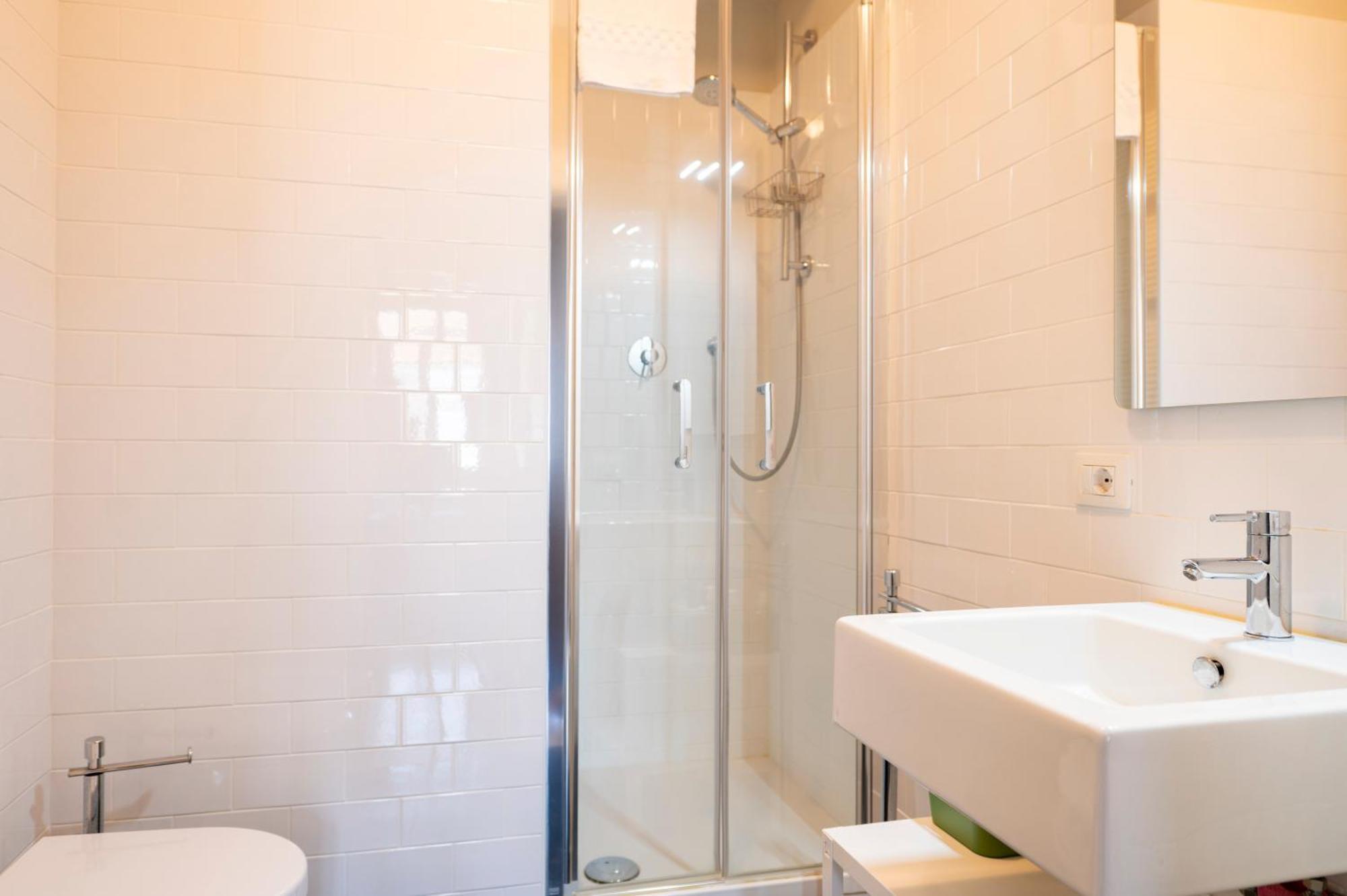 Anna - 4 Camere, Bagni Privati E Giardino Villa *