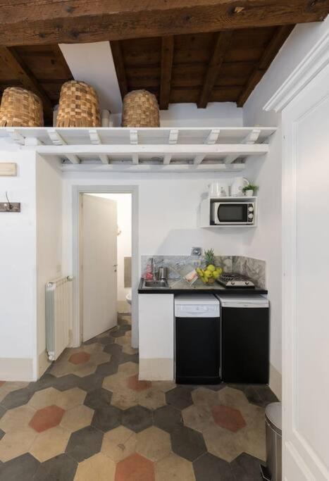 Keys Of Italy - F5 - Fiesolana 24 - Santa Croce One Bedroom Flat 2 To 4 Guests * Florença