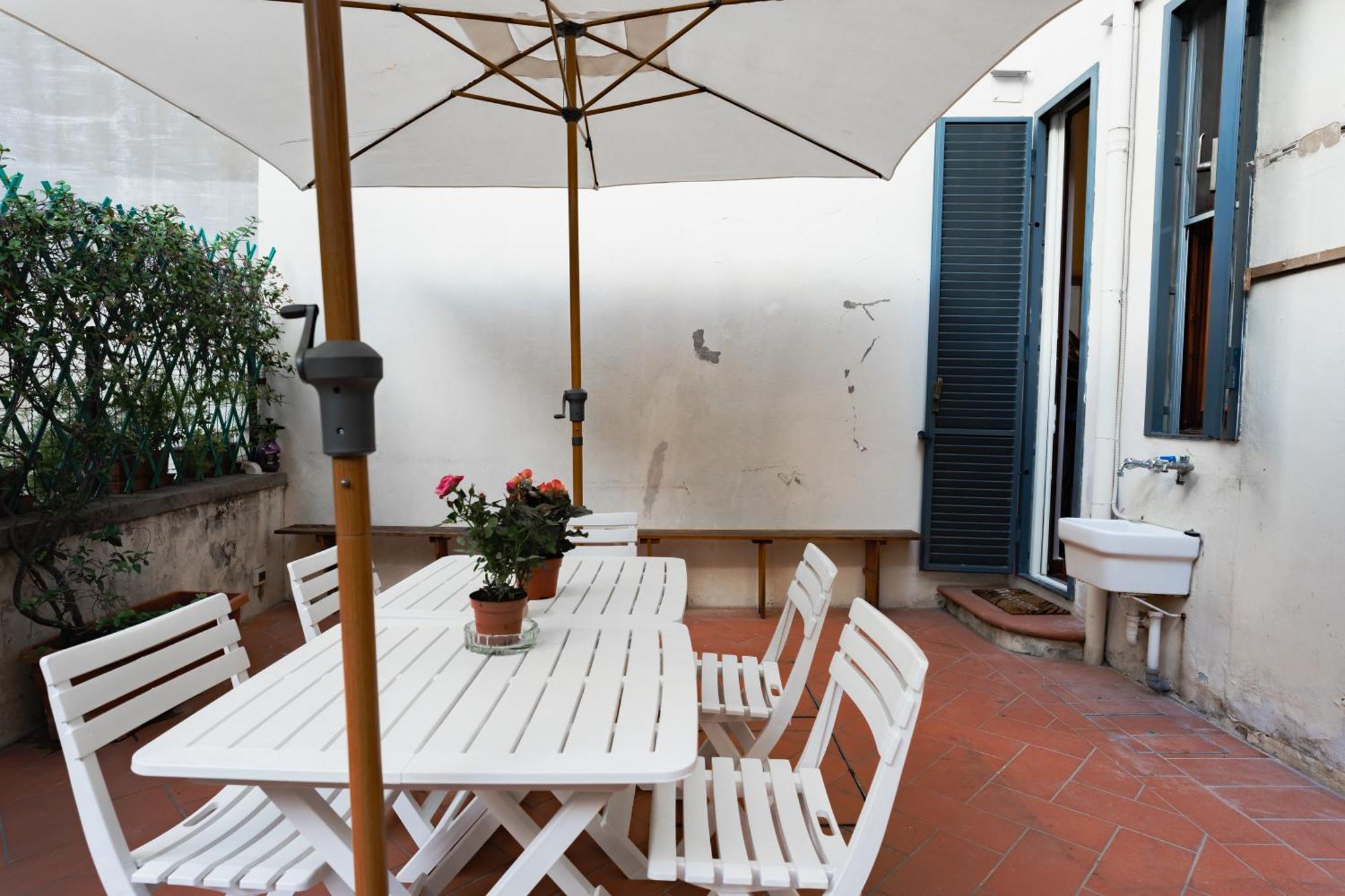 Leilighet Charming With Exclusive Courtyard In Center Of