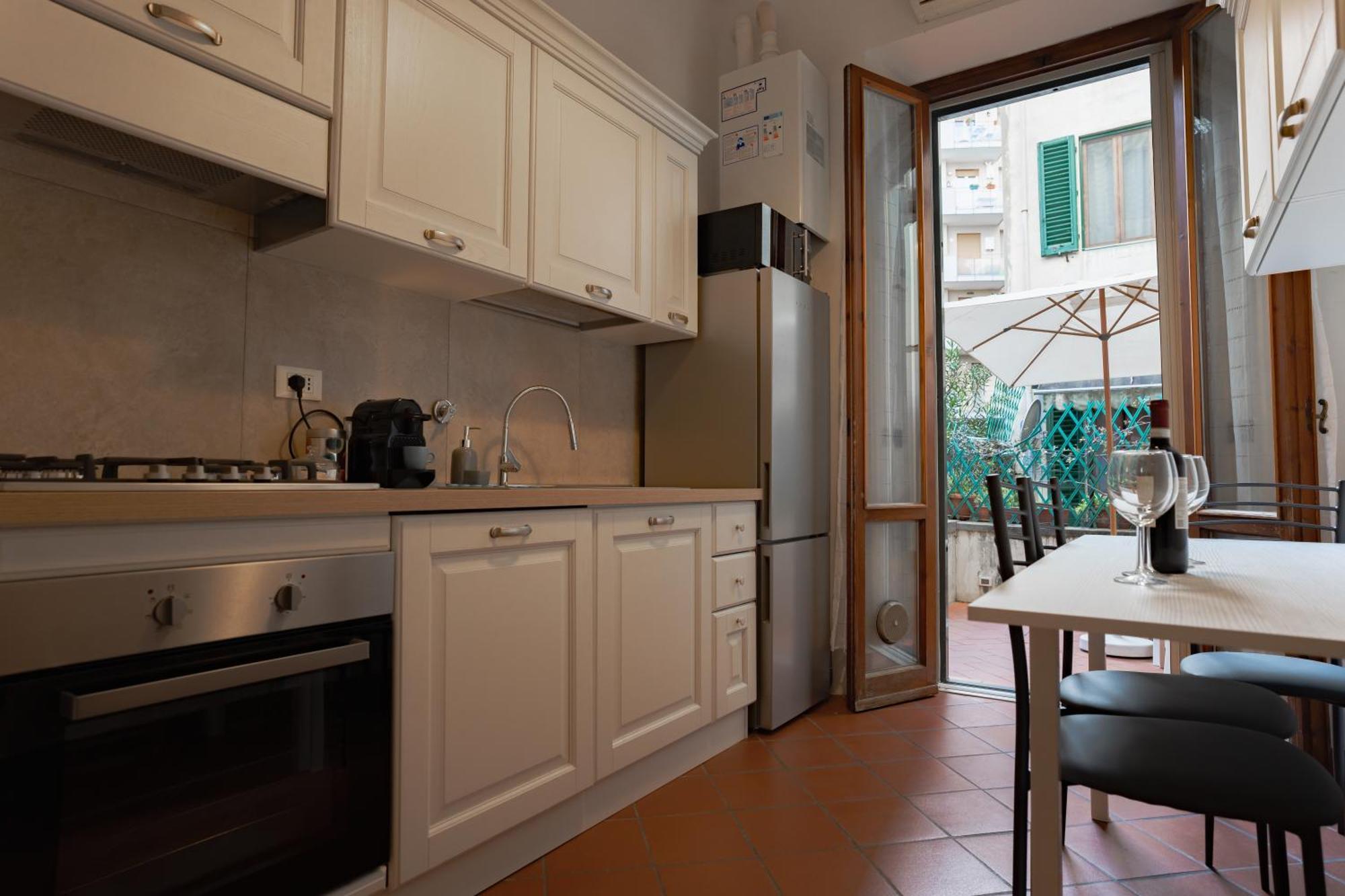 Charming With Exclusive Courtyard In Center Of Leilighet *