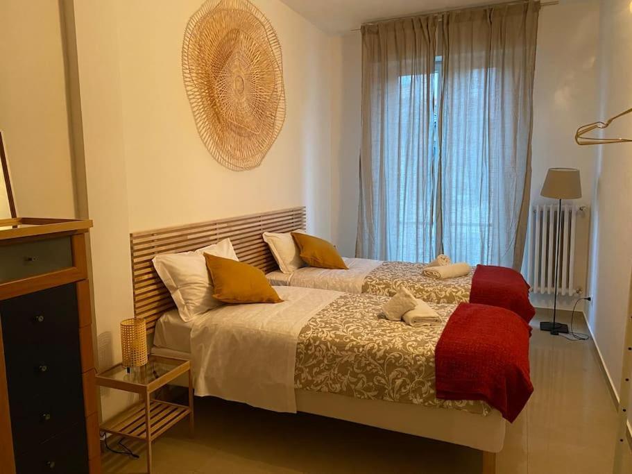 Nazionale B - Two Bedrooms Nearby Central Station Appartamento