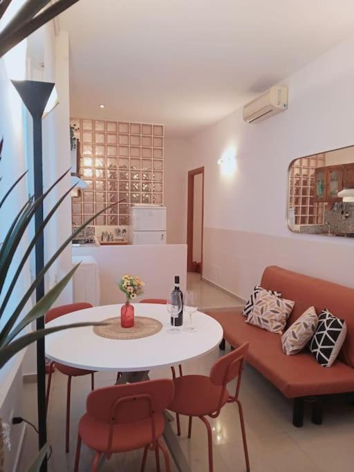 Appartamento Nazionale B - Two Bedrooms Nearby Central Station Firenze