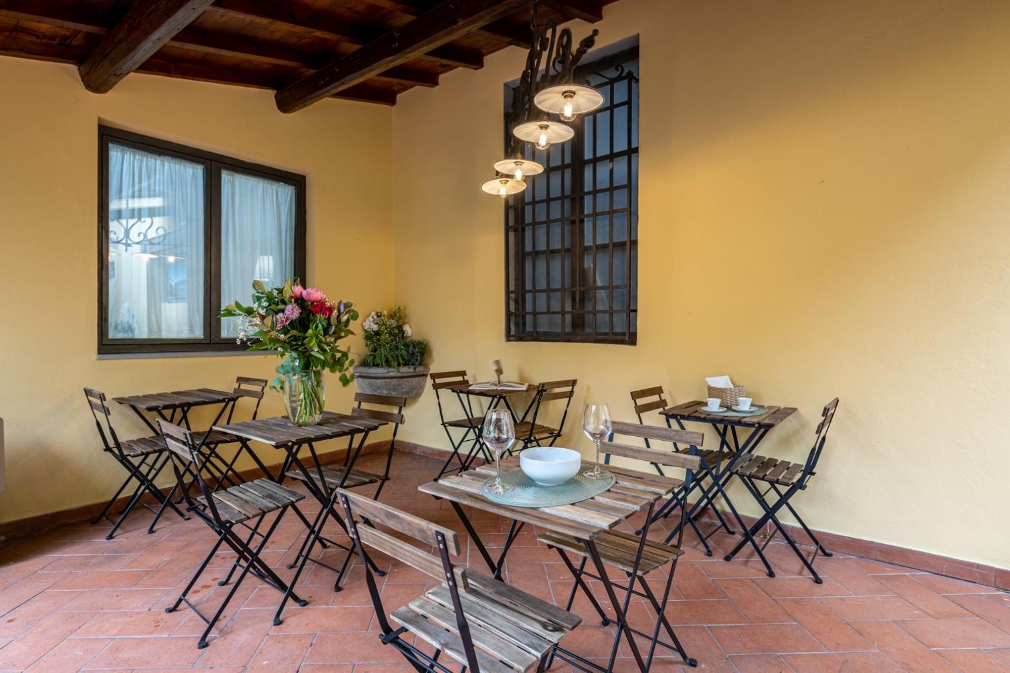 Apartment Cortile Santa Monaca *