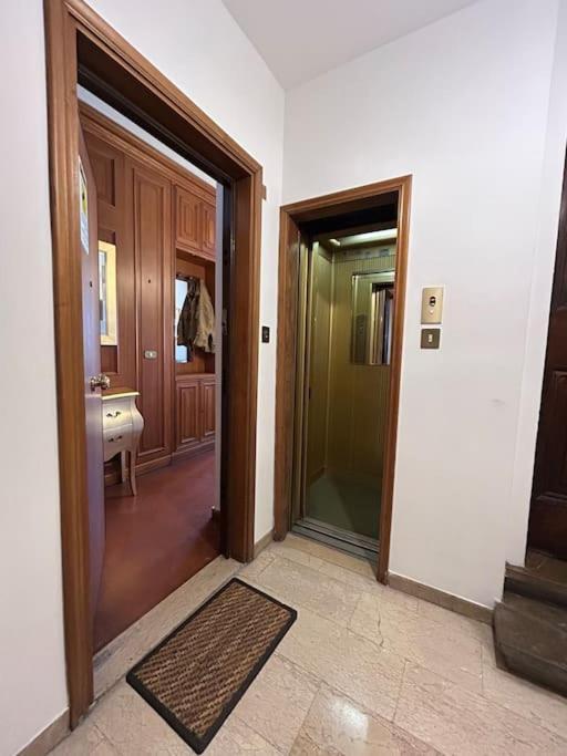 Ponte Vecchio View By Florencehospitality Com * Firenze
