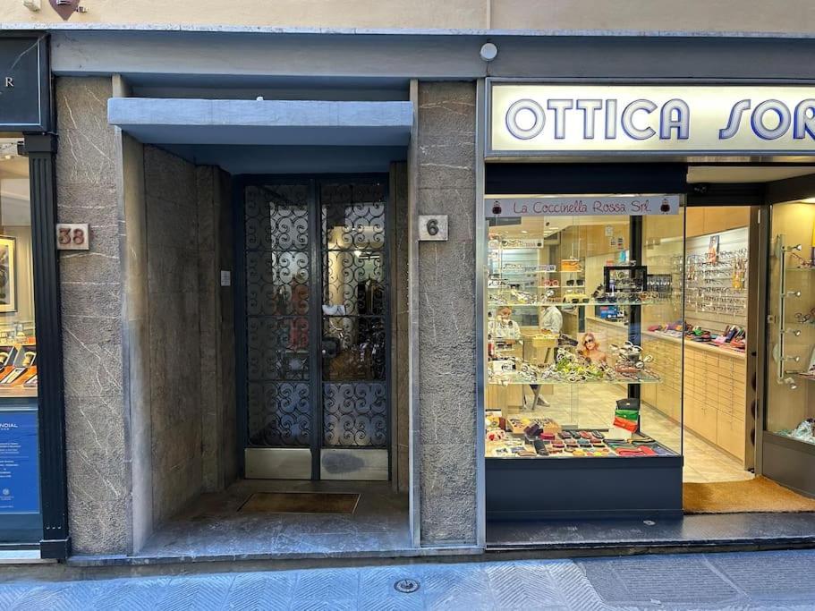 Ponte Vecchio View By Florencehospitality Com * Firenze