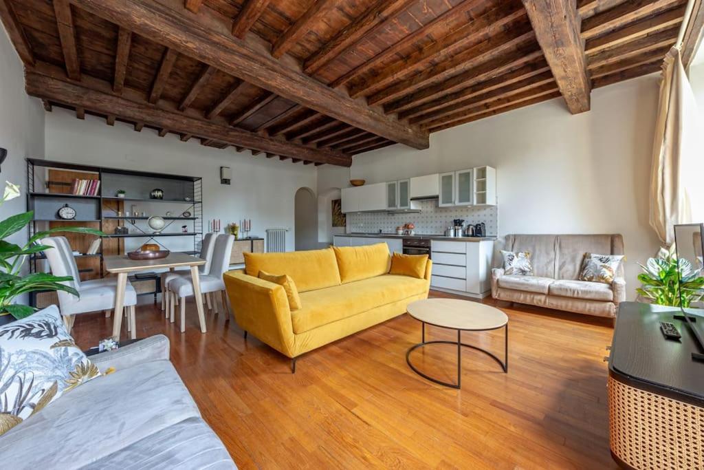 Ciompi Square-hosted By Sweetstay * Firenze