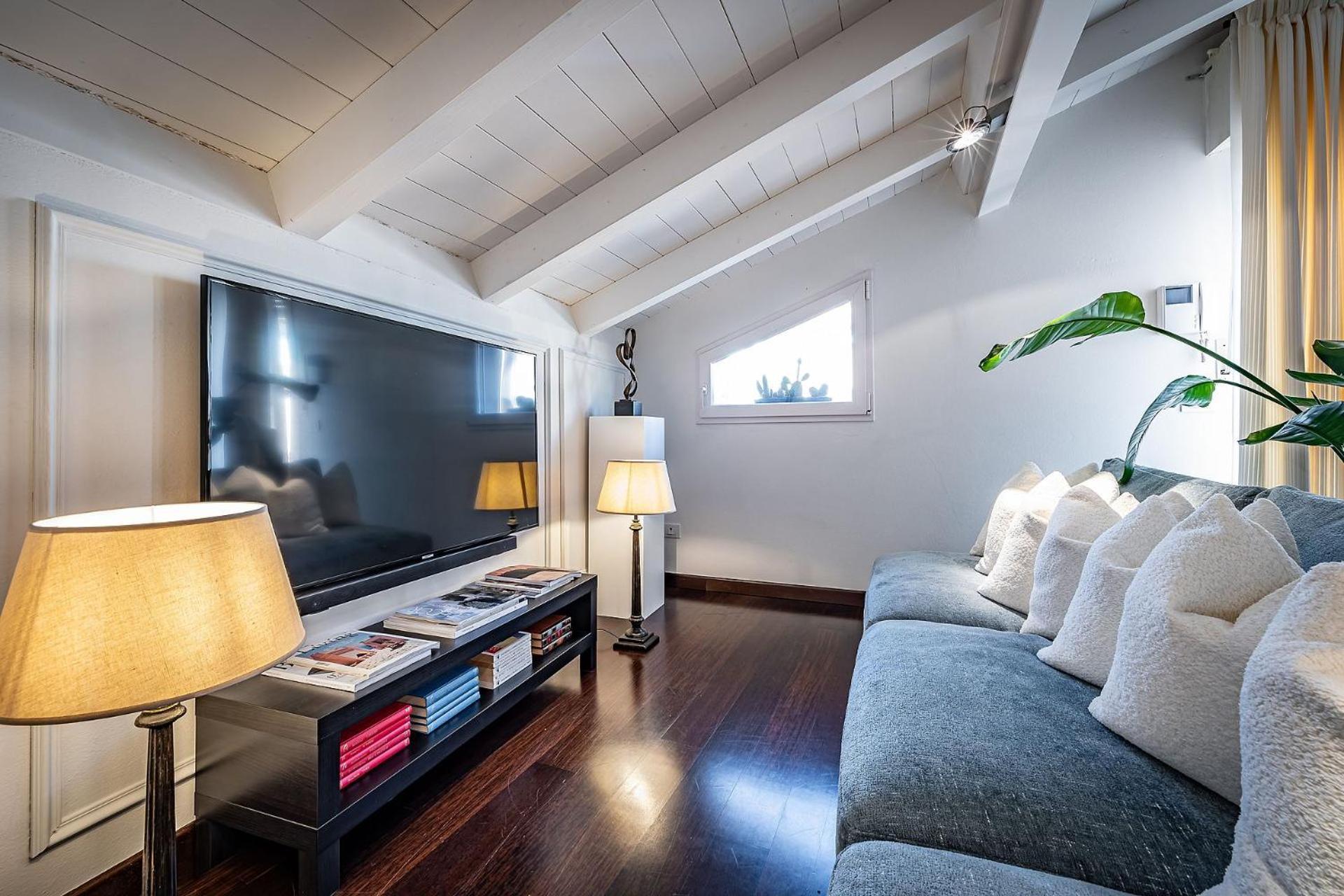 Ungherese Small Luxury