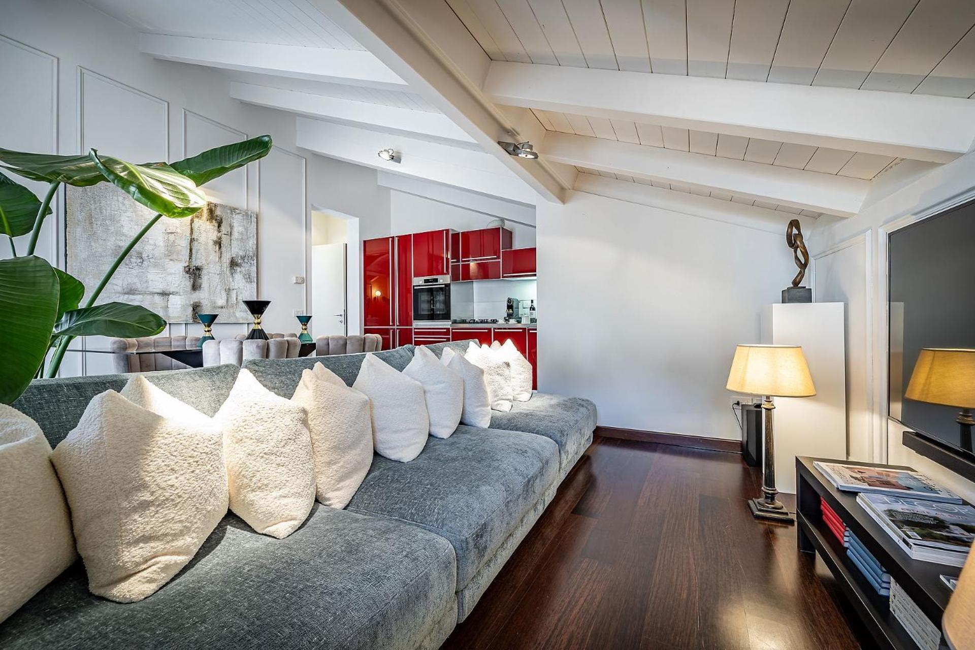 Ungherese Small Luxury Florença