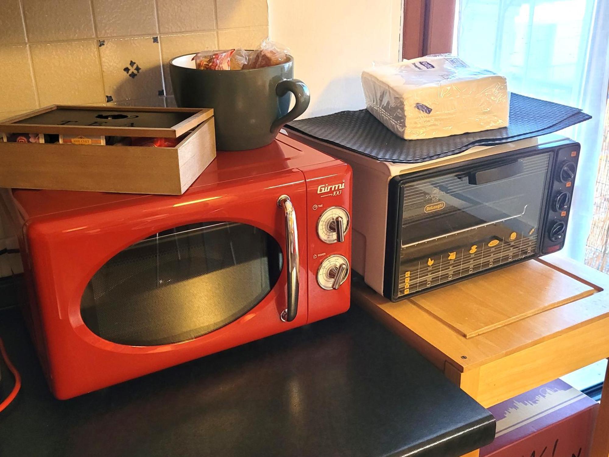Away - Pape's Cozy Apartment, Near Airport - 14 Min From Center-10 Minutes Walk From The Baker Hughes