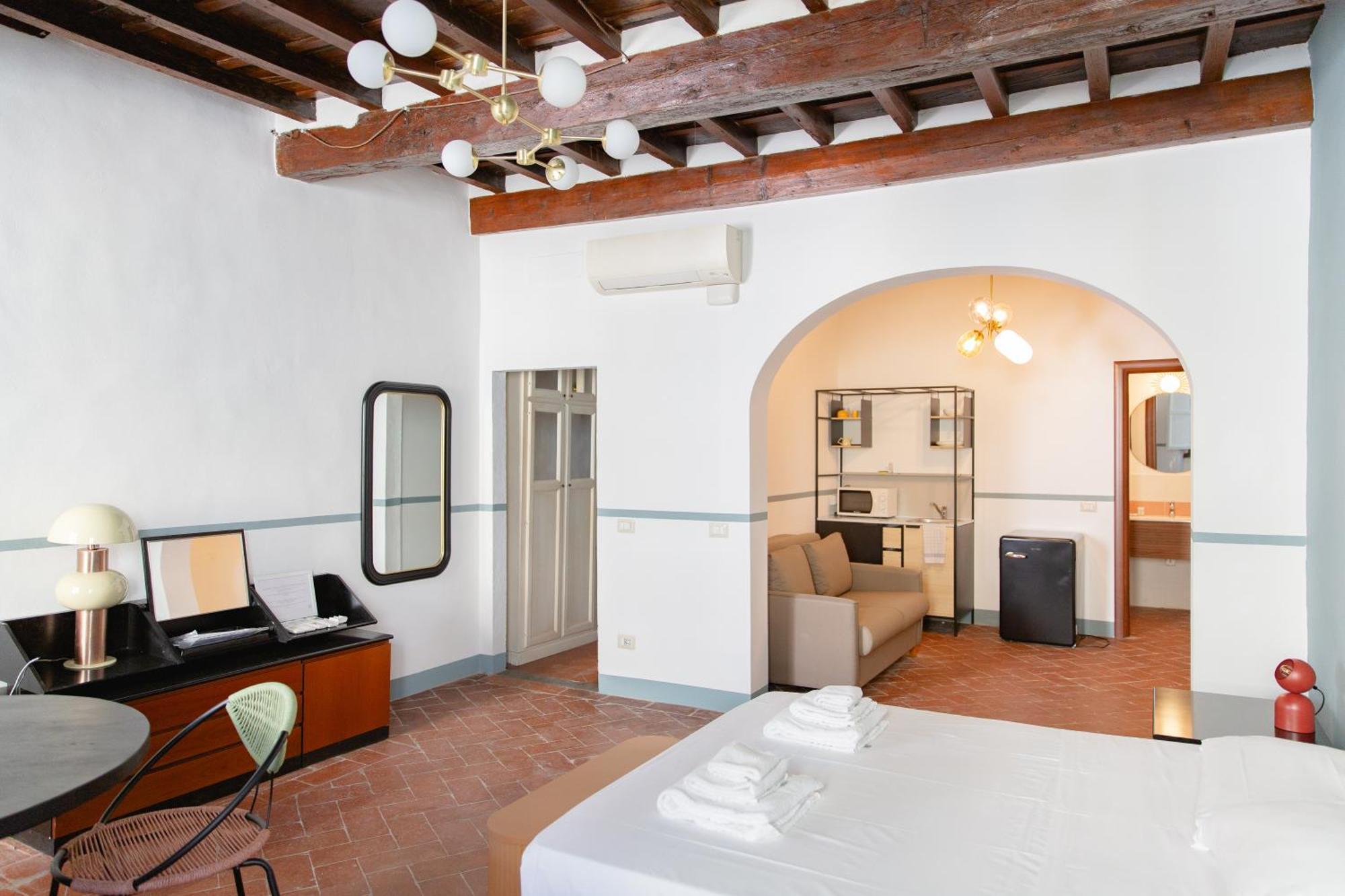 Stunning & Sunny Near Piazza Santo Spirito Appartement Florence