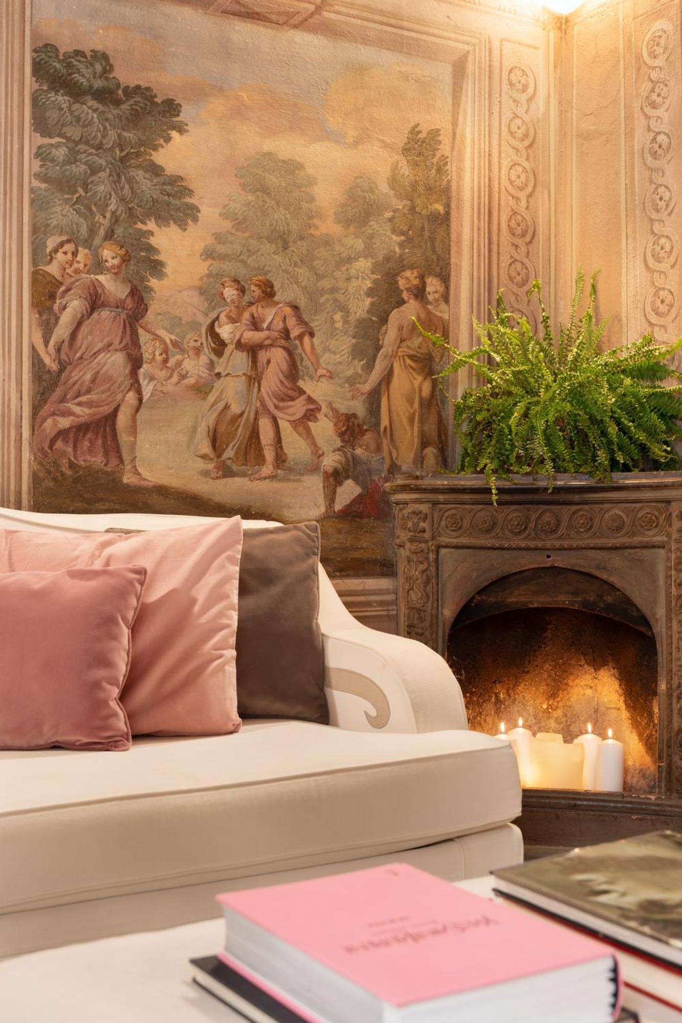Piazza Pitti Palace - Residenza D'epoca 3*