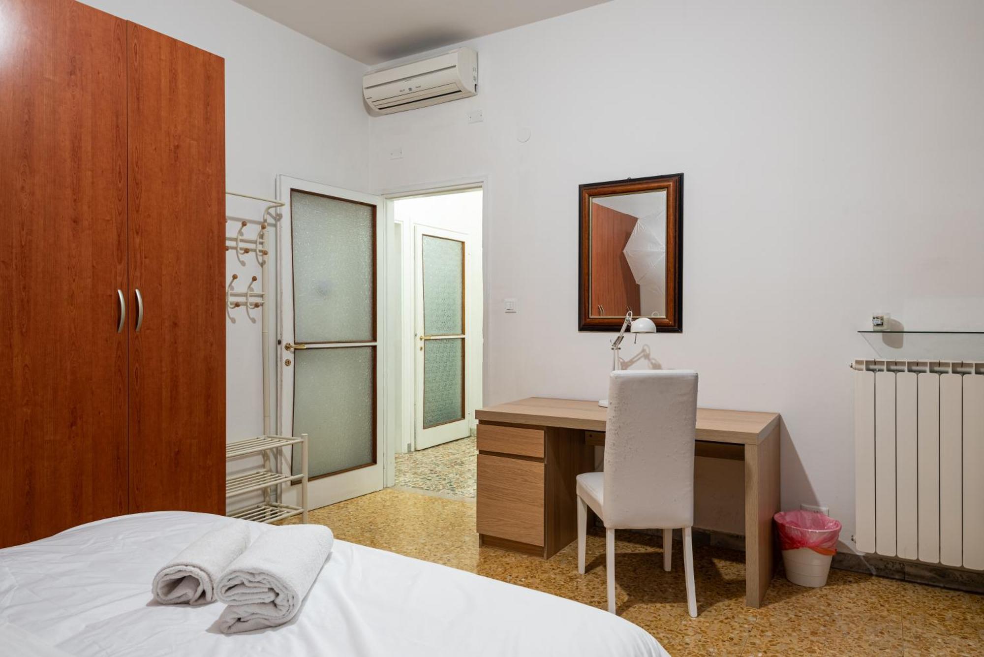 Comfortable 10 Minutes From Center Firenze