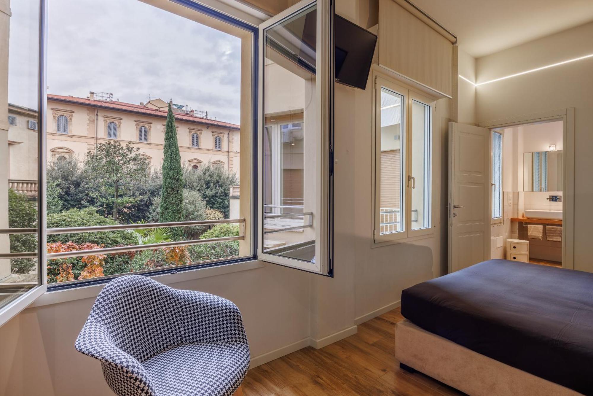 Appartamento Lucy Charming Modern Near Piazza Della Liberta *