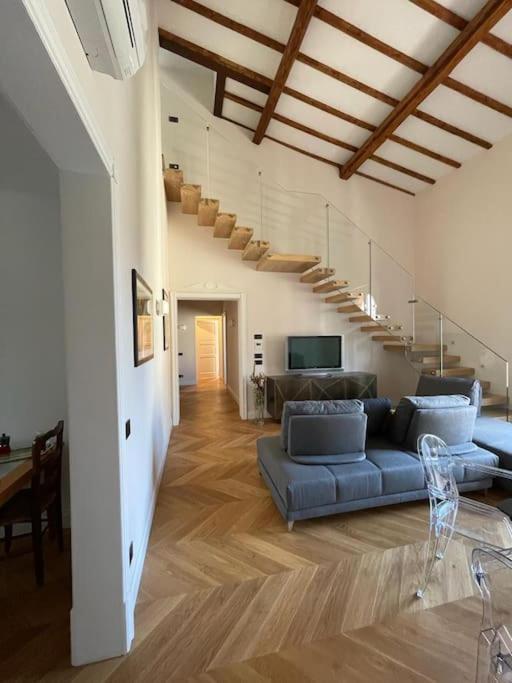 Caterina De' Medici Luxury Attic With Terrace And Parking * Firenze