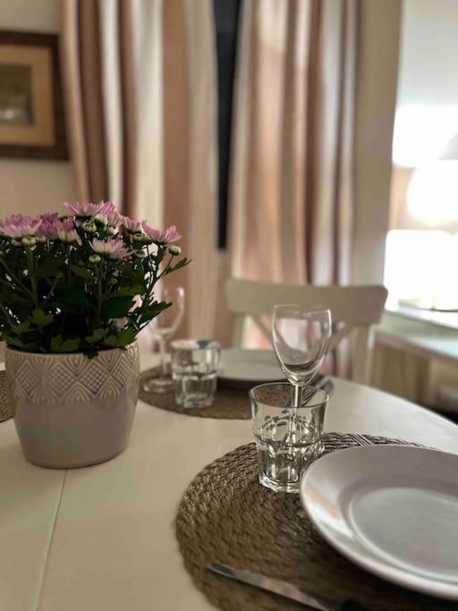 Cozy Santa Maria Novella Uffizi Duomo 2beds-2baths * Firenze
