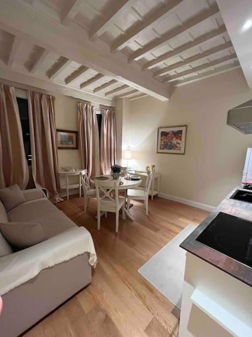 Appartamento Cozy Santa Maria Novella Uffizi Duomo 2beds-2baths