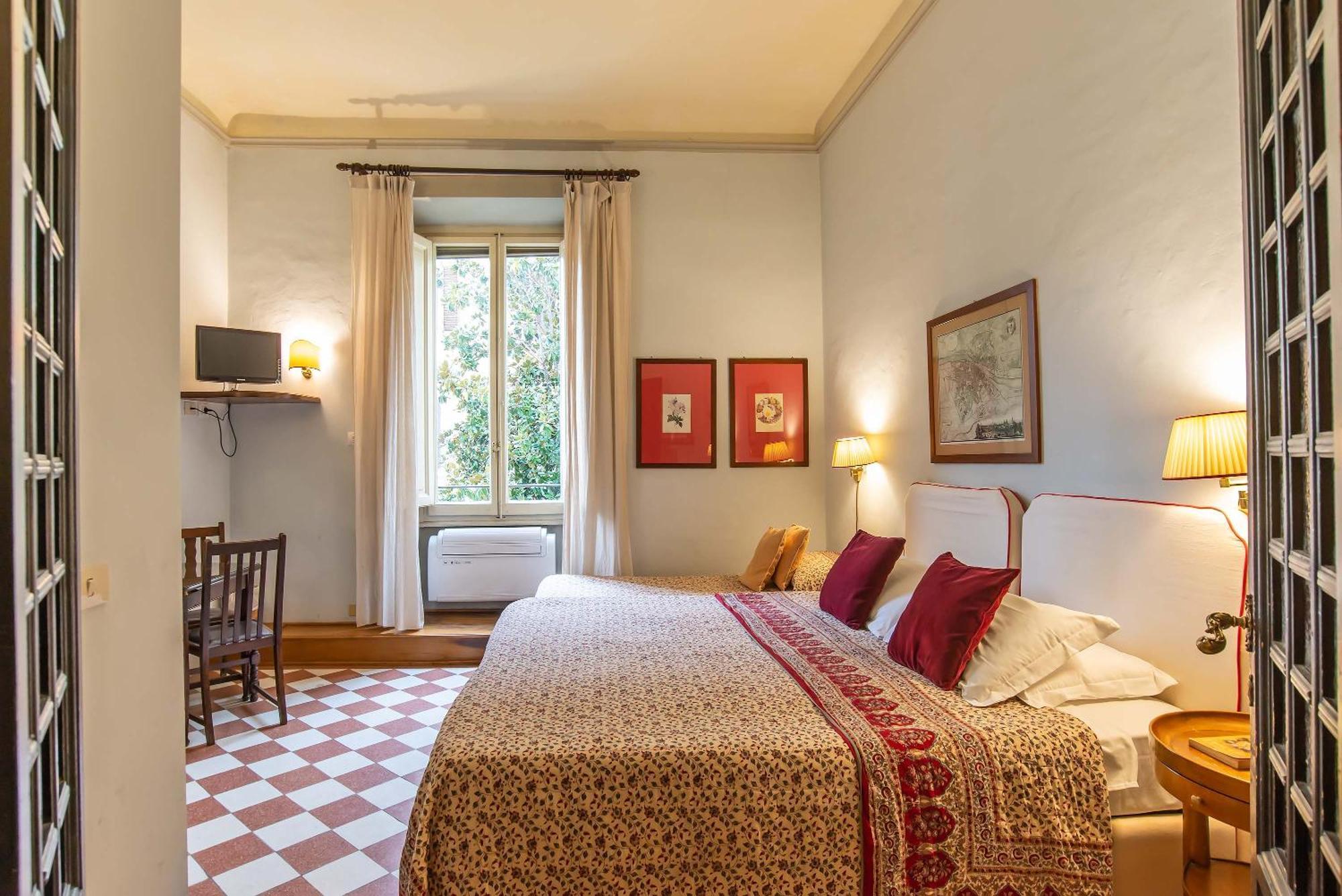 Hotel Bonifacio 3*