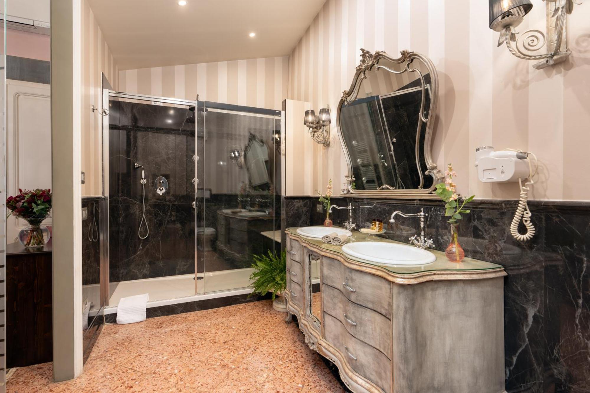 Piazza Pitti Palace - Residenza D'epoca Bed & Breakfast