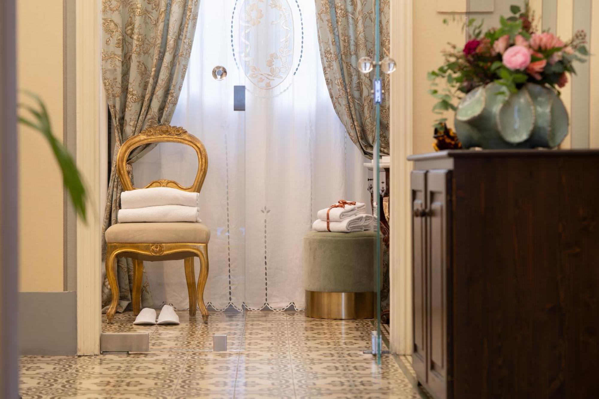 Bed & Breakfast Piazza Pitti Palace - Residenza D'epoca 3*