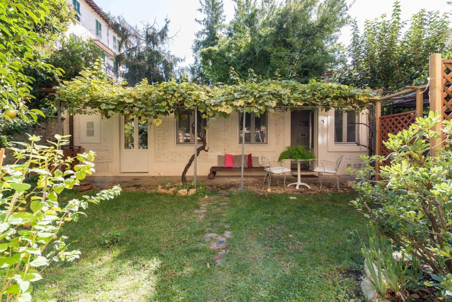 Boutique With Private And Garden Oasis Leilighet