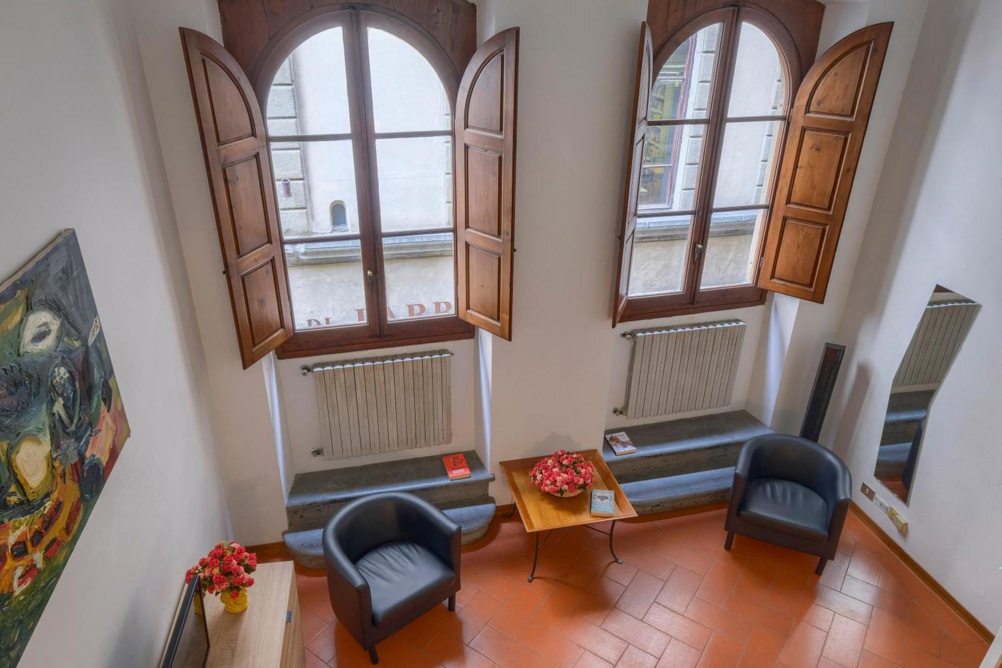 Appartamento La Casa Di Dante Alighieri *