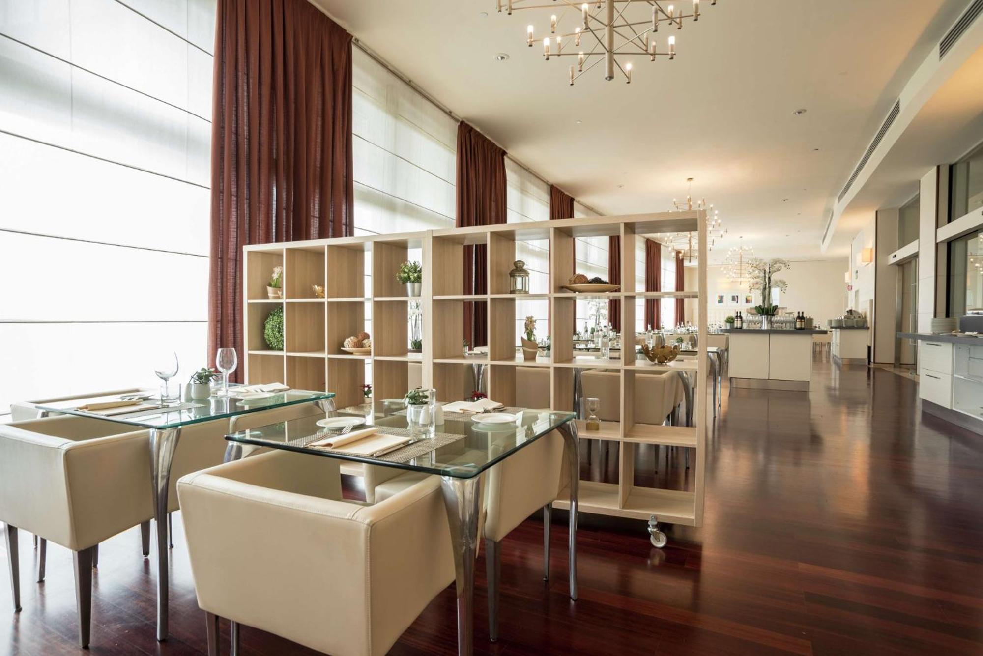 Hilton Metropole Hotel 4*