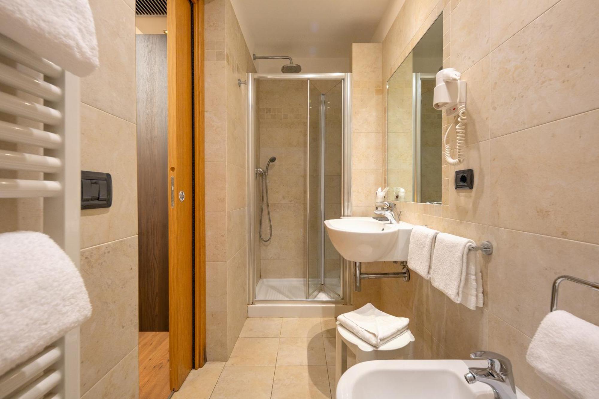 Betania 3*