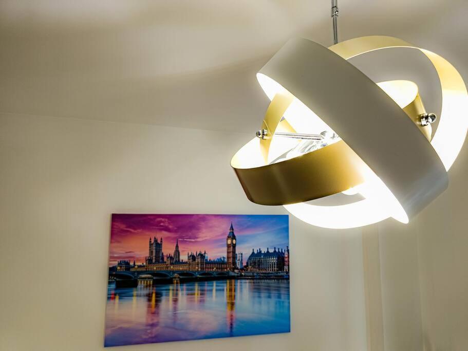 Bravo Horse Modern In Appartement