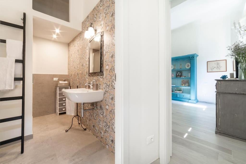 Apartamento Casa Lorenzo With A Quiet Tiny Patio *