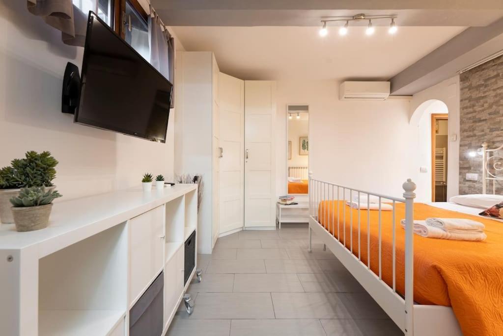Macci-sant' Ambrogio One Bedroom Flat Leilighet