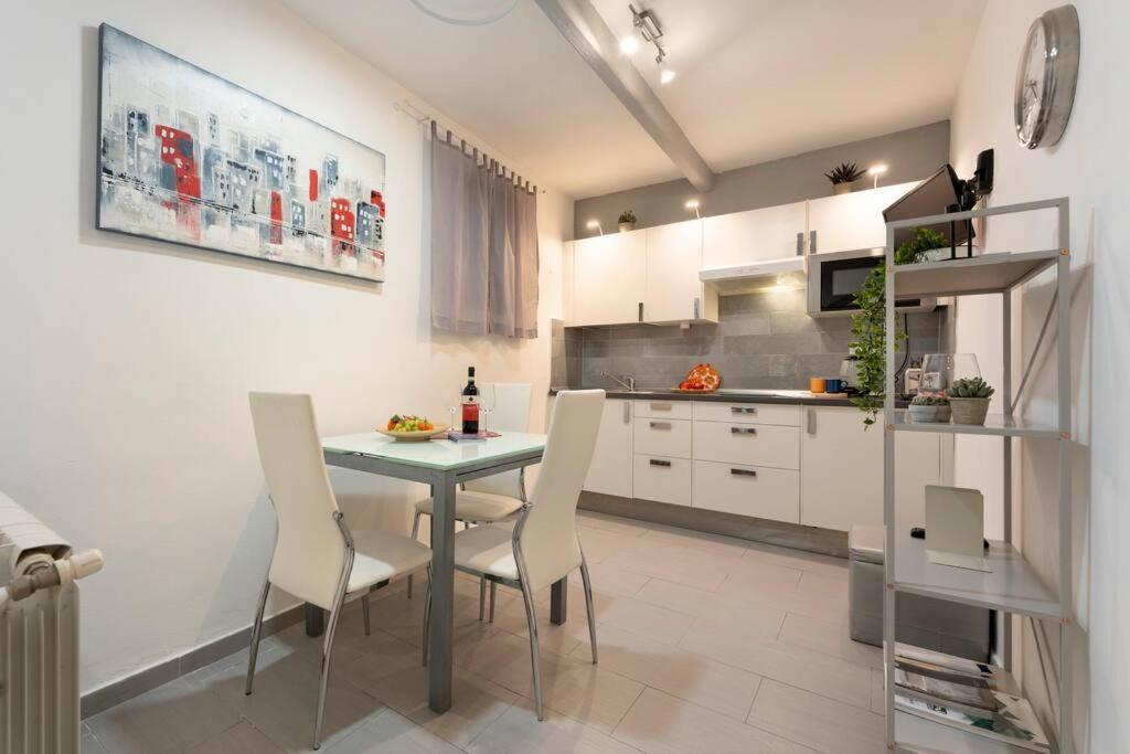 Macci-sant' Ambrogio One Bedroom Flat Leilighet