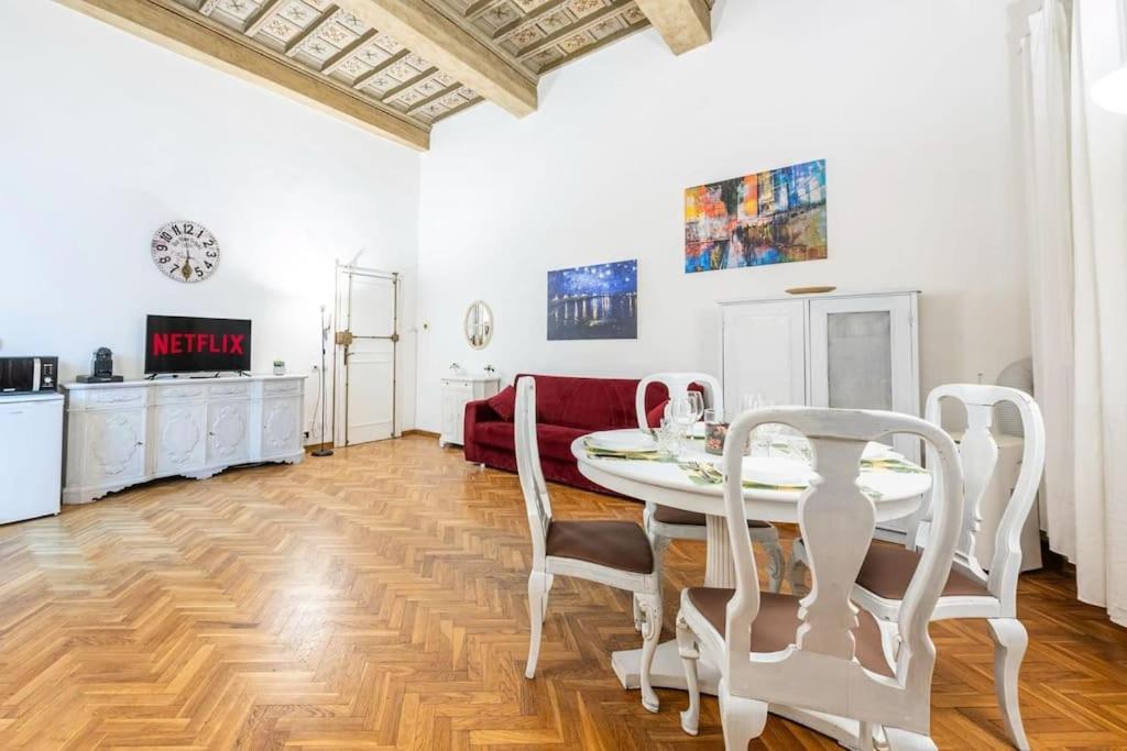 Centro Artistic Apartment
