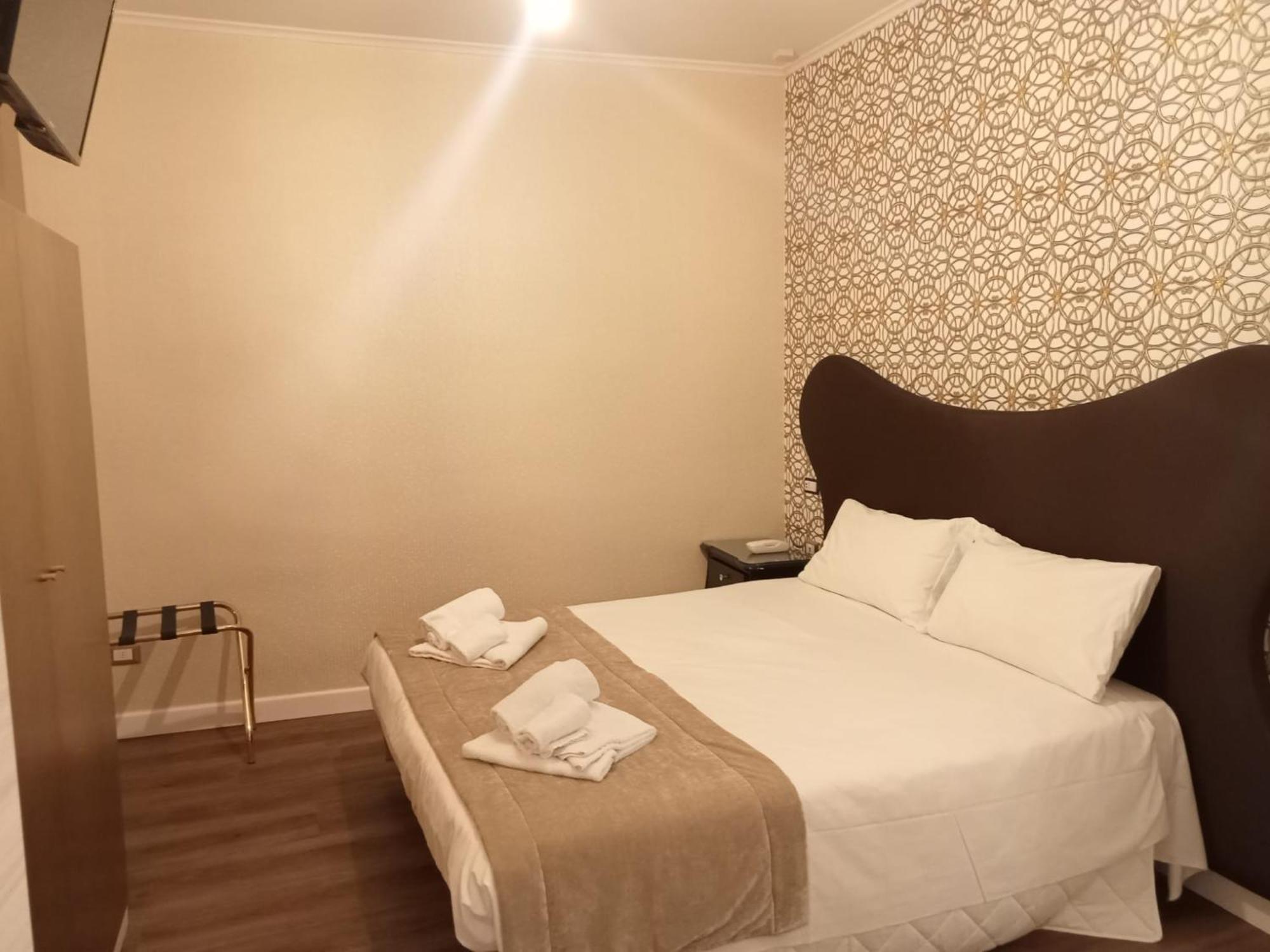 Hotell Montreal 3*