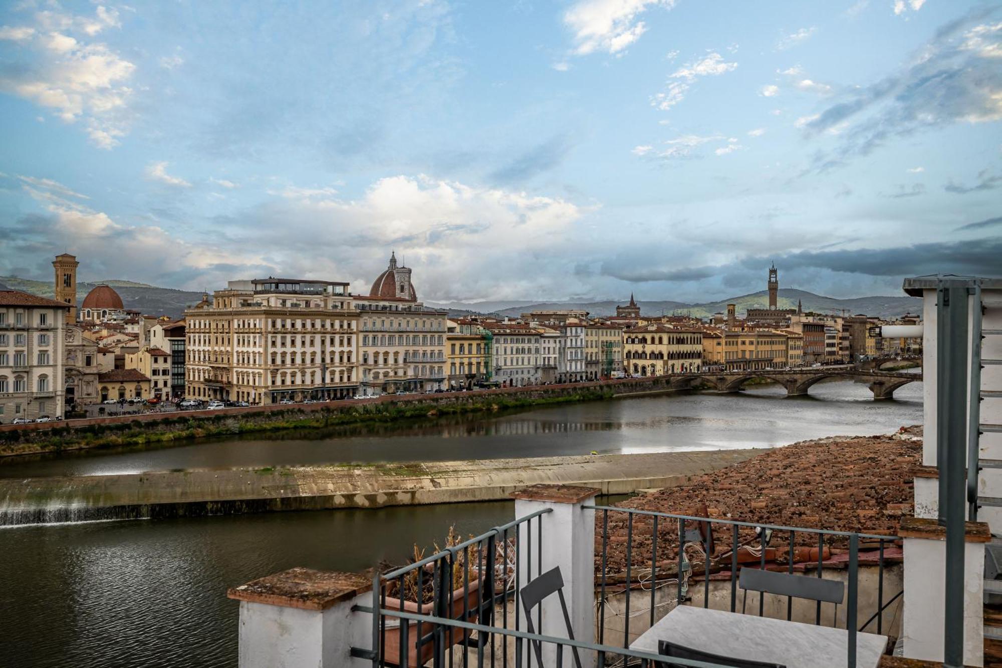 Yid Wonderful Balcony View On Appartamento