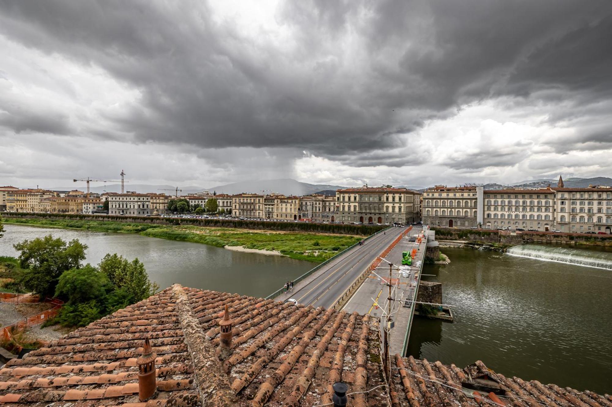Yid Wonderful Balcony View On Appartamento