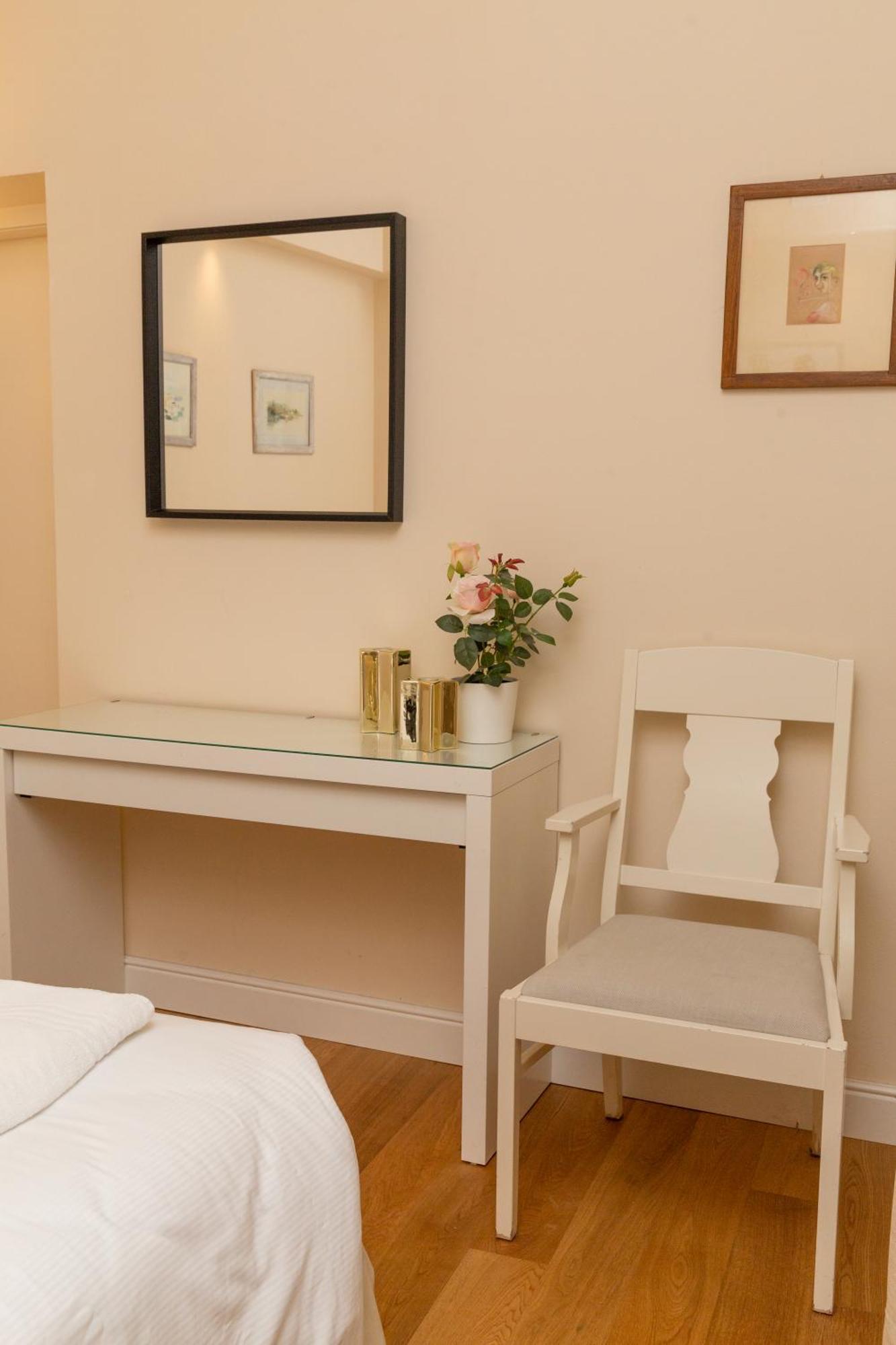 Appartamento Cozy Santa Maria Novella Uffizi Duomo 2beds-2baths *