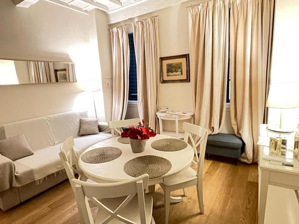 Cozy Santa Maria Novella Uffizi Duomo 2beds-2baths
