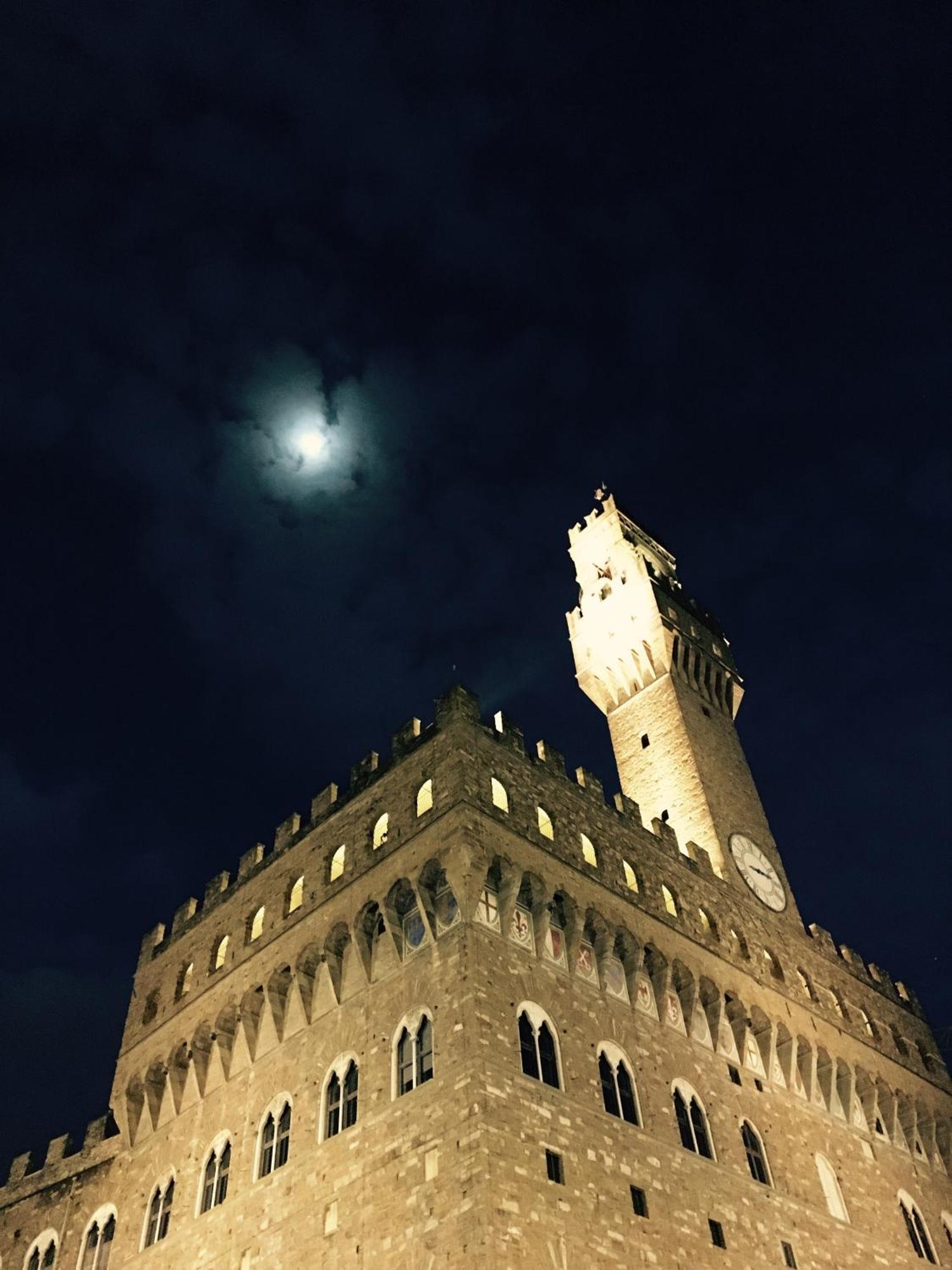 Cozy Santa Maria Novella Uffizi Duomo 2beds-2baths Firenze