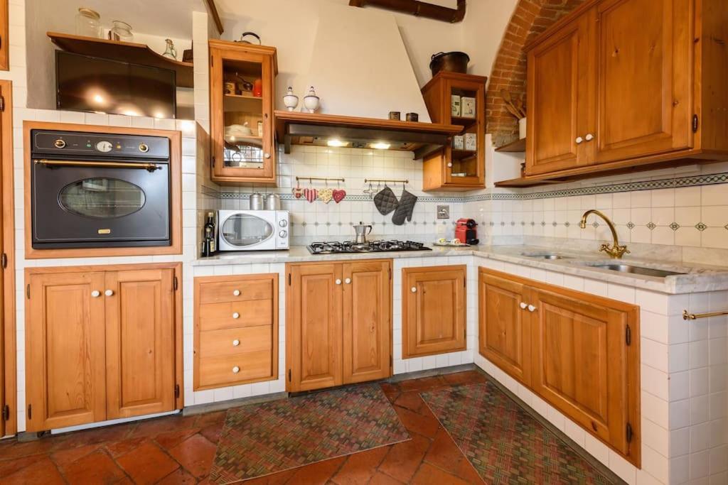 Il Portico Sui Colli Giardino Privato E Posto Auto Appartement *