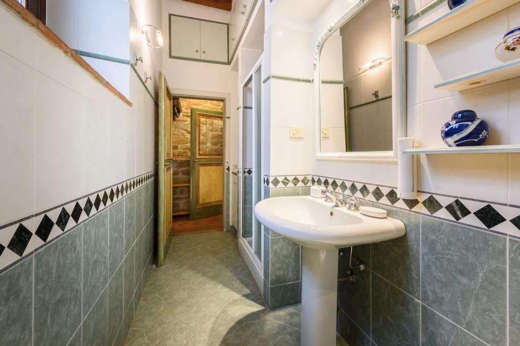 Il Portico Sui Colli Giardino Privato E Posto Auto Appartement *